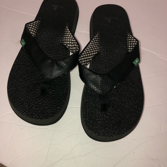 sanuk yoga mat sandals